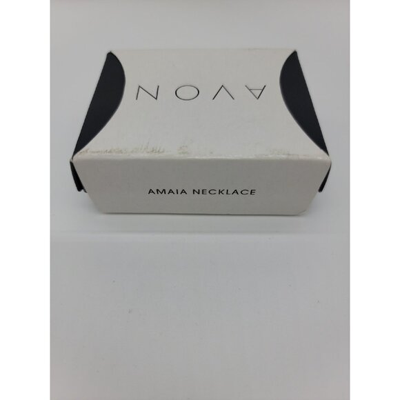 Avon NRT Iris Amaia Necklace Silver Tone Oblong‎ Pendant New In BOX - Picture 7 of 7